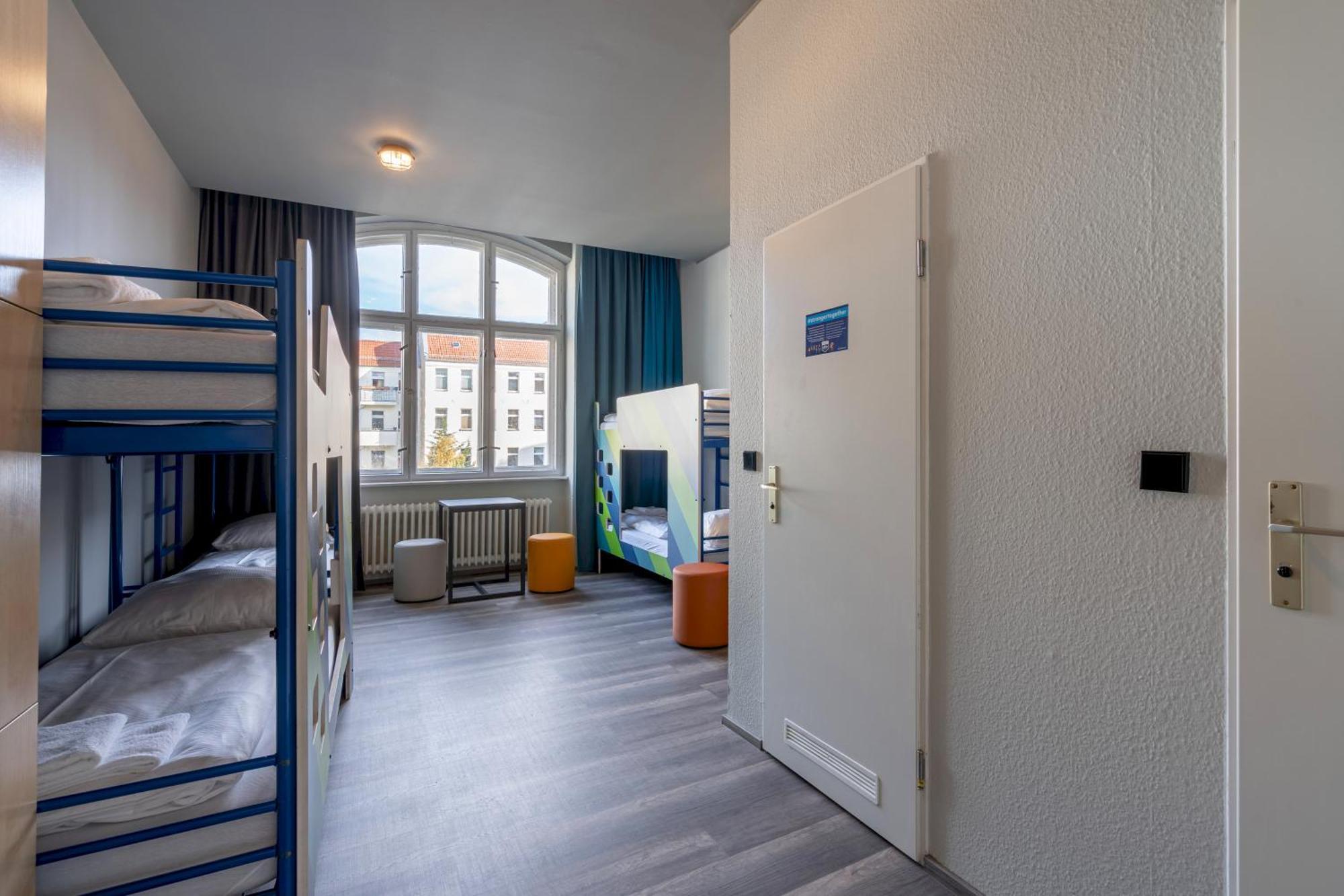 Bed 6-Bed Dormitory Room